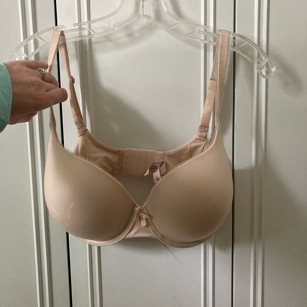 Victoria Secret Bra, Softest Comfort, Everyday, Tshirt Bra. Size 34 DDD